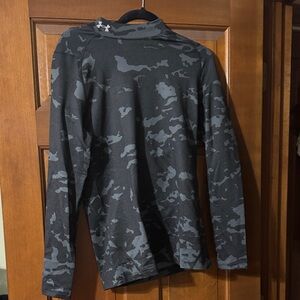 Under Armour Black and Gray Camo Top